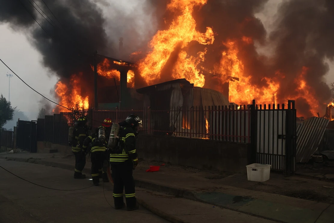 Alerta Roja en toda RM por altas temperaturas y peligro de incendios: Boric pide 