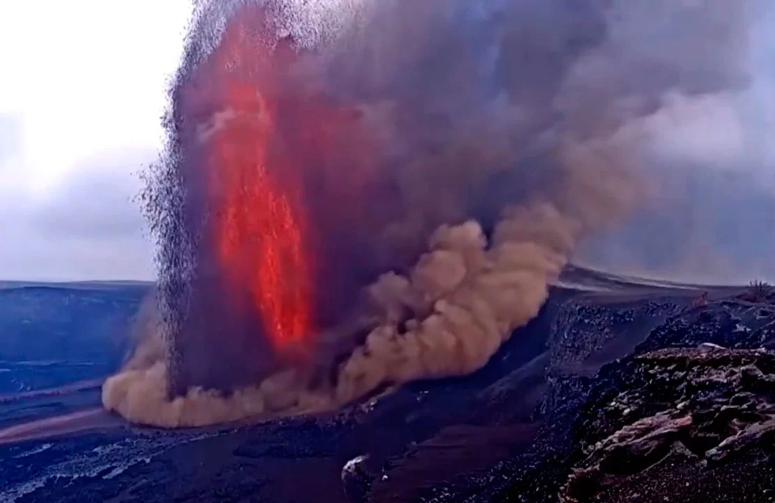 VIDEO| Así fue la erupción número 42 del volcán Kilauea de Hawái en 1 año: Lava superó los 300 metros