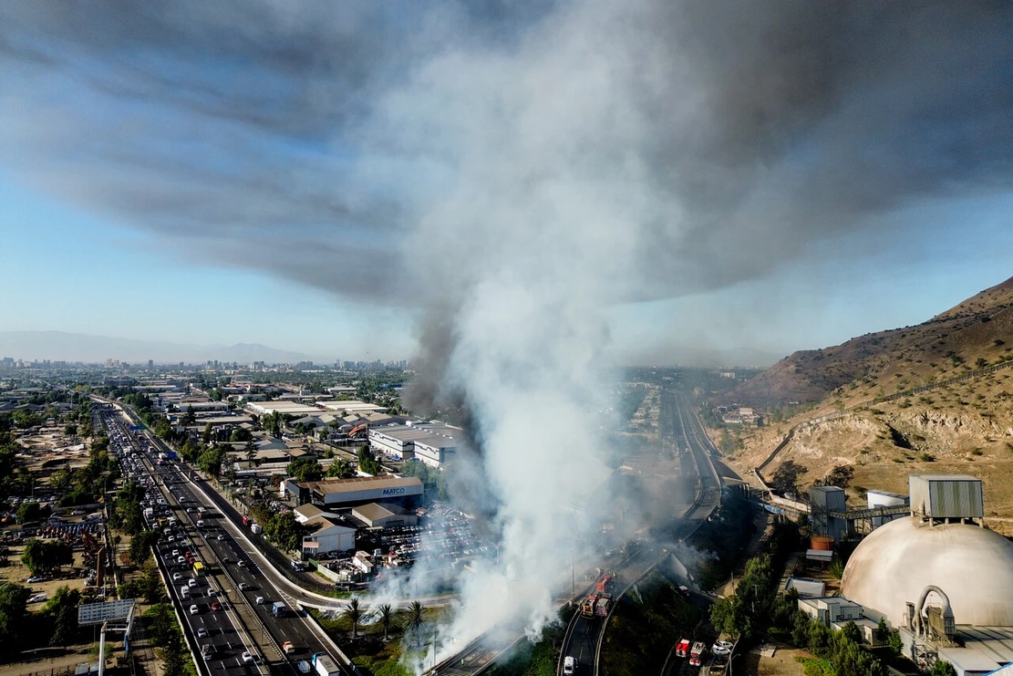Mega explosión en Renca: Presidente Boric eleva a cuatro la cifra de fallecidos y Seremi se refiere a toxicidad