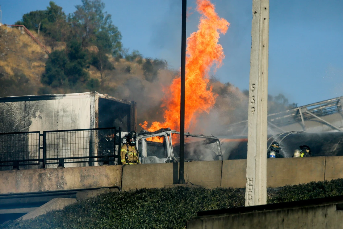 Explosión en Renca: Al menos tres personas siguen sin ser ubicadas a 24 horas de la tragedia