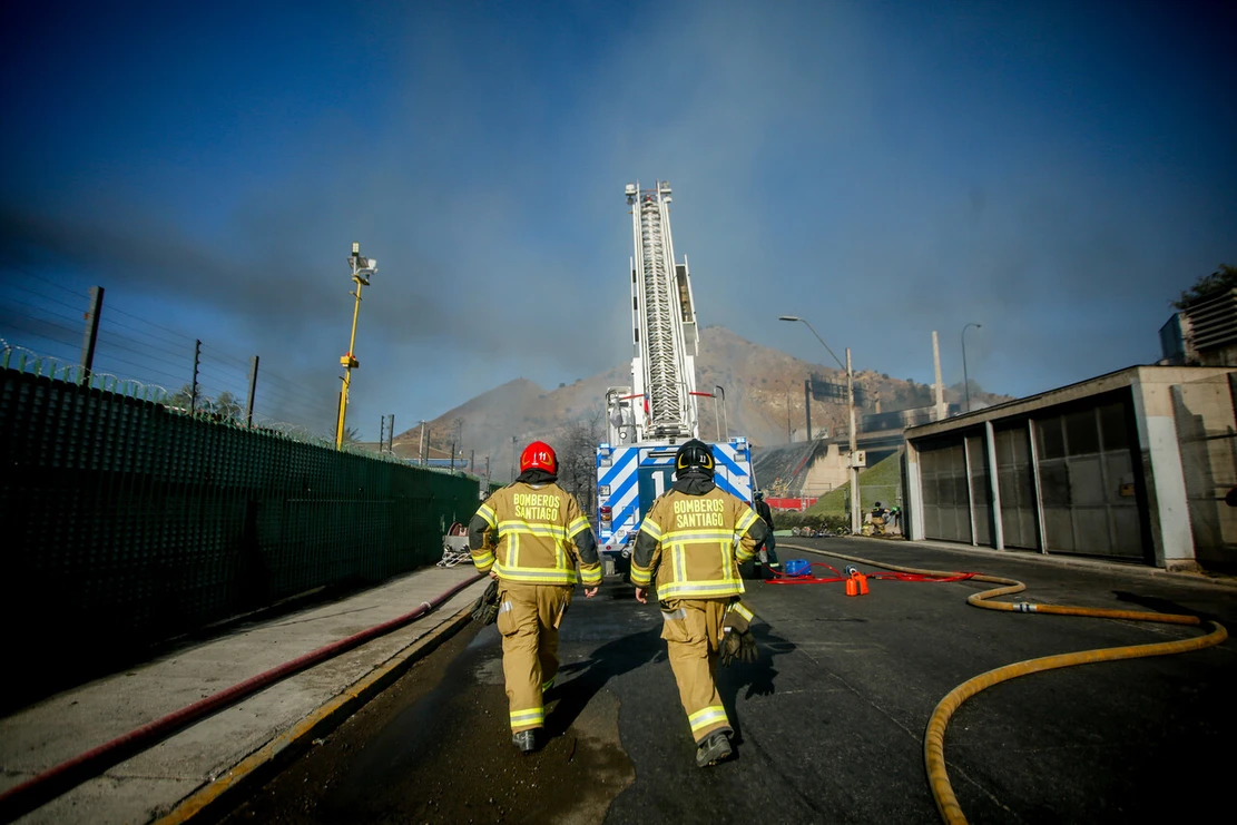 Explosión de camión en Renca: Cifra de fallecidos sube a 9 personas e investigan condiciones laborales de chofer