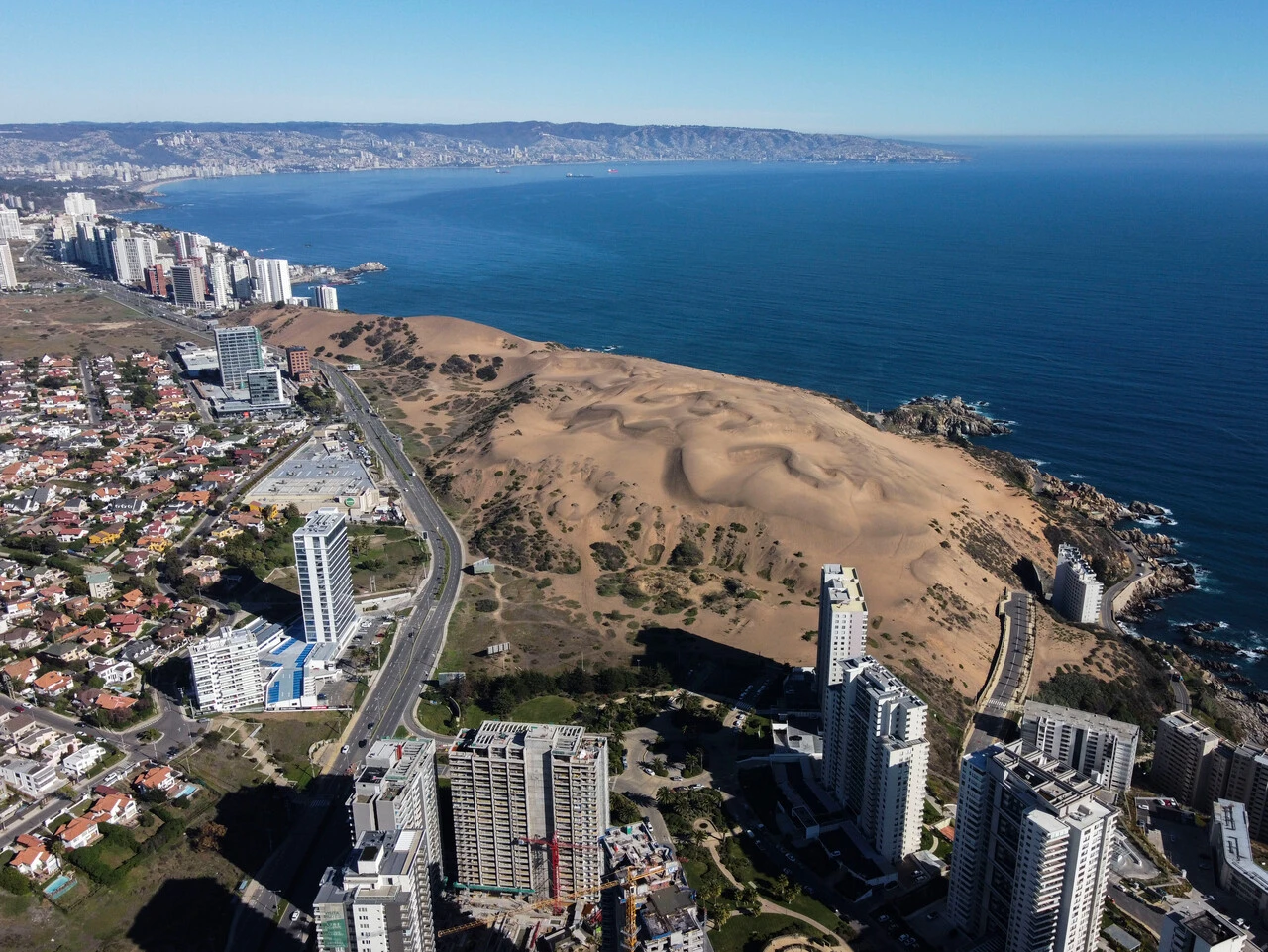 Abogados en alerta por aprobación de nuevo loteo en dunas de Concón: ”Valida obras en un lugar de alta sensibilidad ambiental”