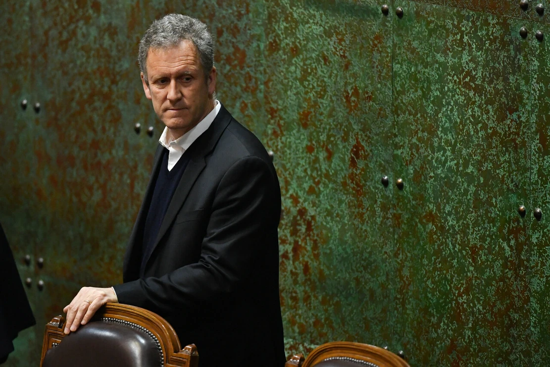 La historia del decreto para cable submarino con China: Ministro Muñoz firmó para aprobar, pero luego canceló