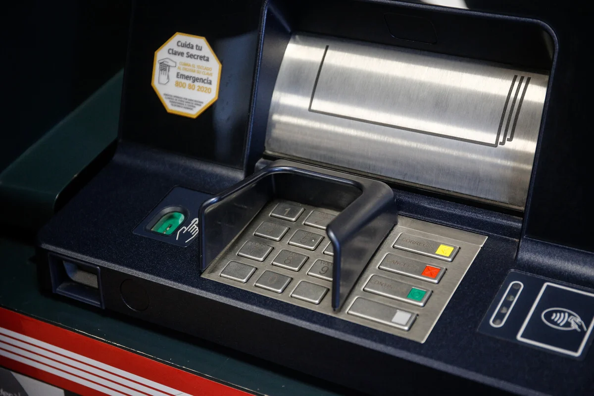 Sernac aclara reglas a bancos: No pueden rechazar reclamos por fraude sin resolución de un tribunal