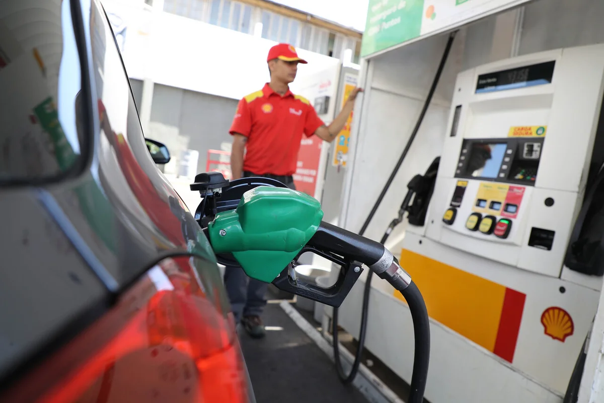 Valor de los combustibles desde este jueves 26 de febrero: Alza de parafina para primeros días de marzo y vuelta a clases
