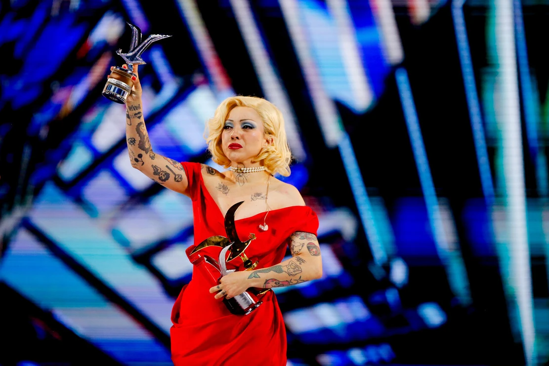 Festival de Viña del Mar “paga” su deuda con Mon Laferte y le otorga la Gaviota de Platino por su exitosa carrera