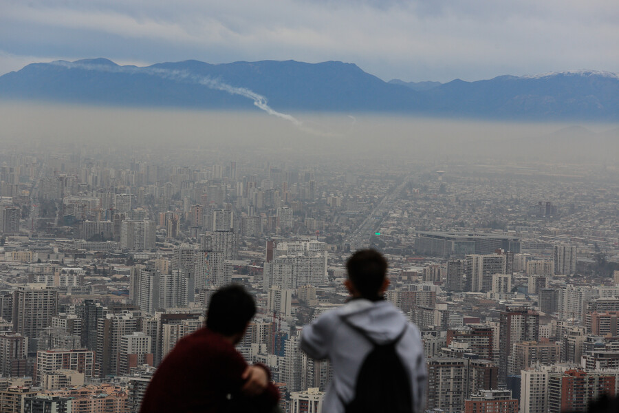 No solo polvo: Ozono se acumula en chile central y amenaza la salud de la población