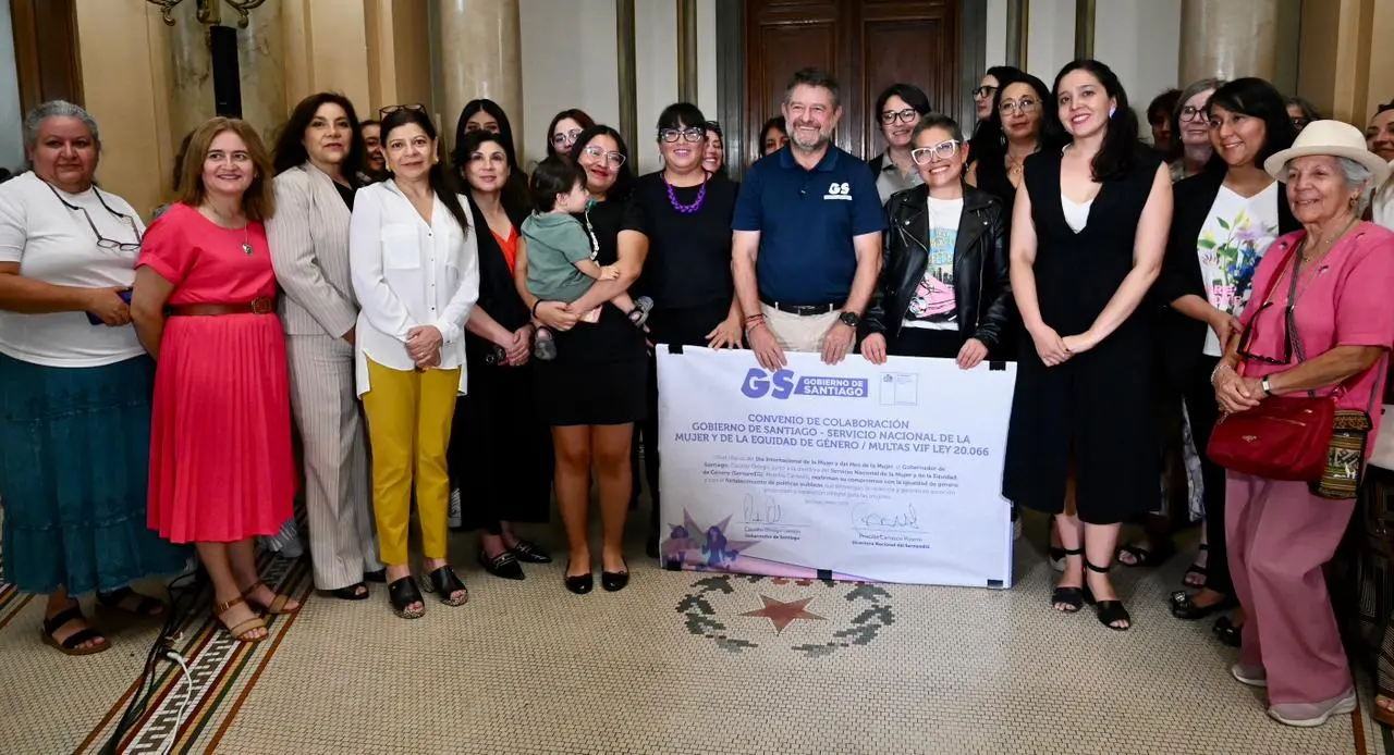 Víctimas de violencia de género tendrán mejor atención tras convenio de Gobierno de Santiago y SernamEG