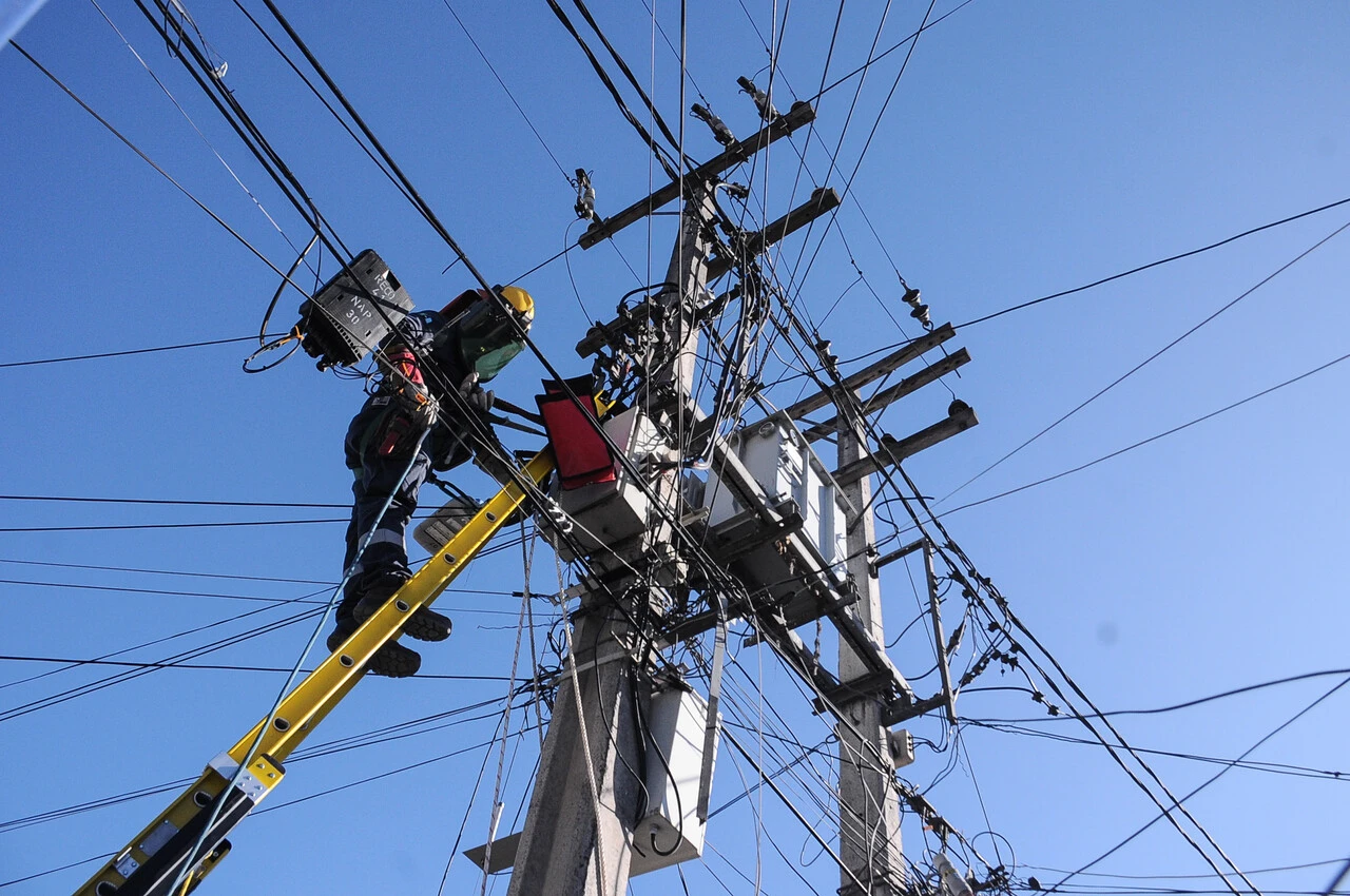 Cortes de luz en Santiago programados para este viernes 13 de marzo: Serán 9 las comunas afectadas