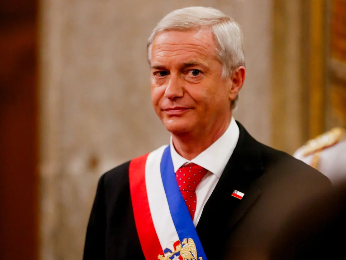 Expertos ponen advertencia a presidente Kast por sus polémicas primeras medidas: Anuncian fin de “luna de miel”