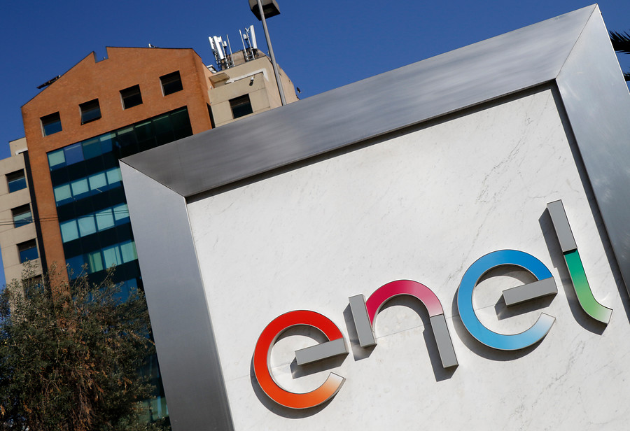 Las gestiones del gobierno y la arremetida del Congreso para sacar del negocio de la luz a Enel