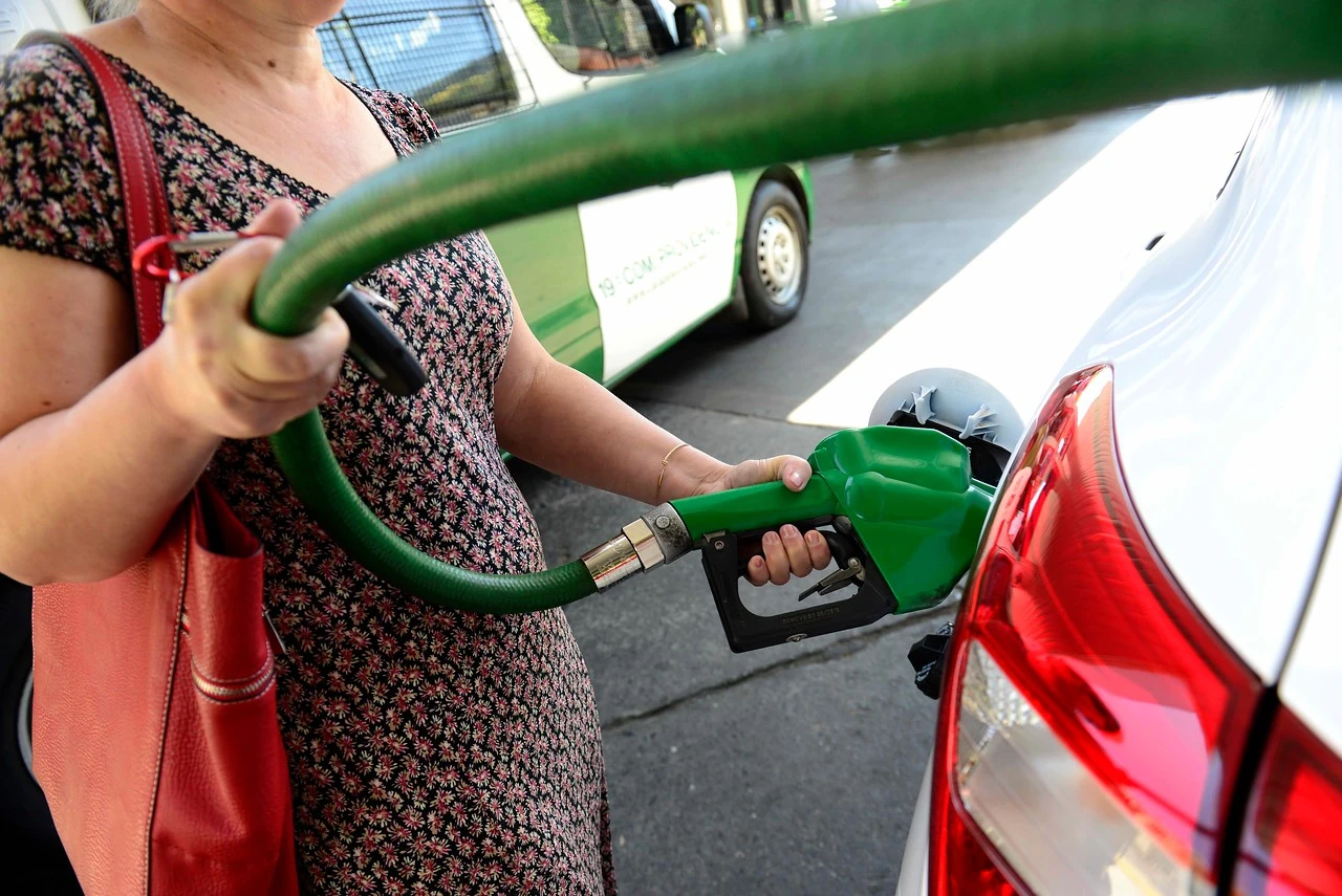 Eliminación del Mepco provocaría alzas de $350 por litro de bencina de una sola vez