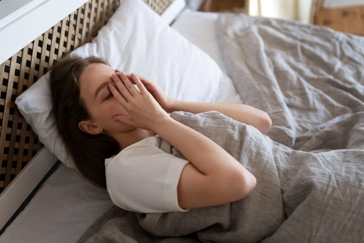 80% de chilenos duerme mal: cómo afecta en la salud y cuál es la fórmula para descansar entre 7 y 8 horas