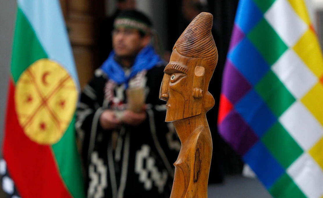 Sigue la retroexcavadora del gobierno de Kast: Ahora firma resolución que elimina la Unidad de Pueblos Indígenas