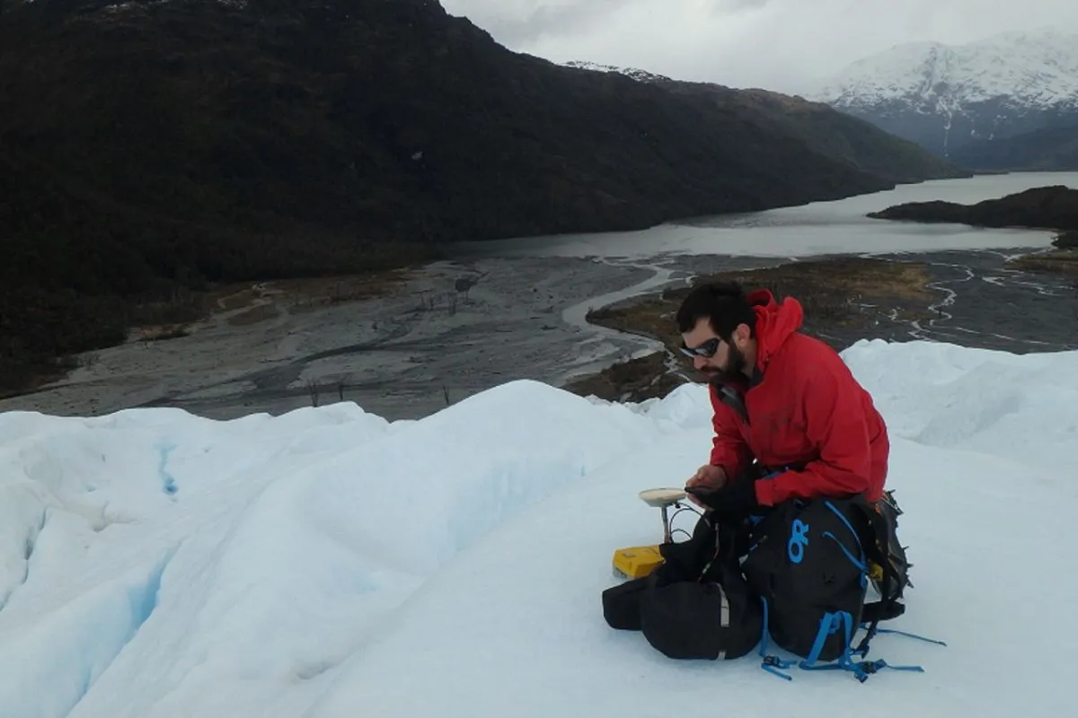 National Geographic reconoce a glaciólogo chileno Camilo Rada por su sistema de alerta de inundaciones en la Patagonia