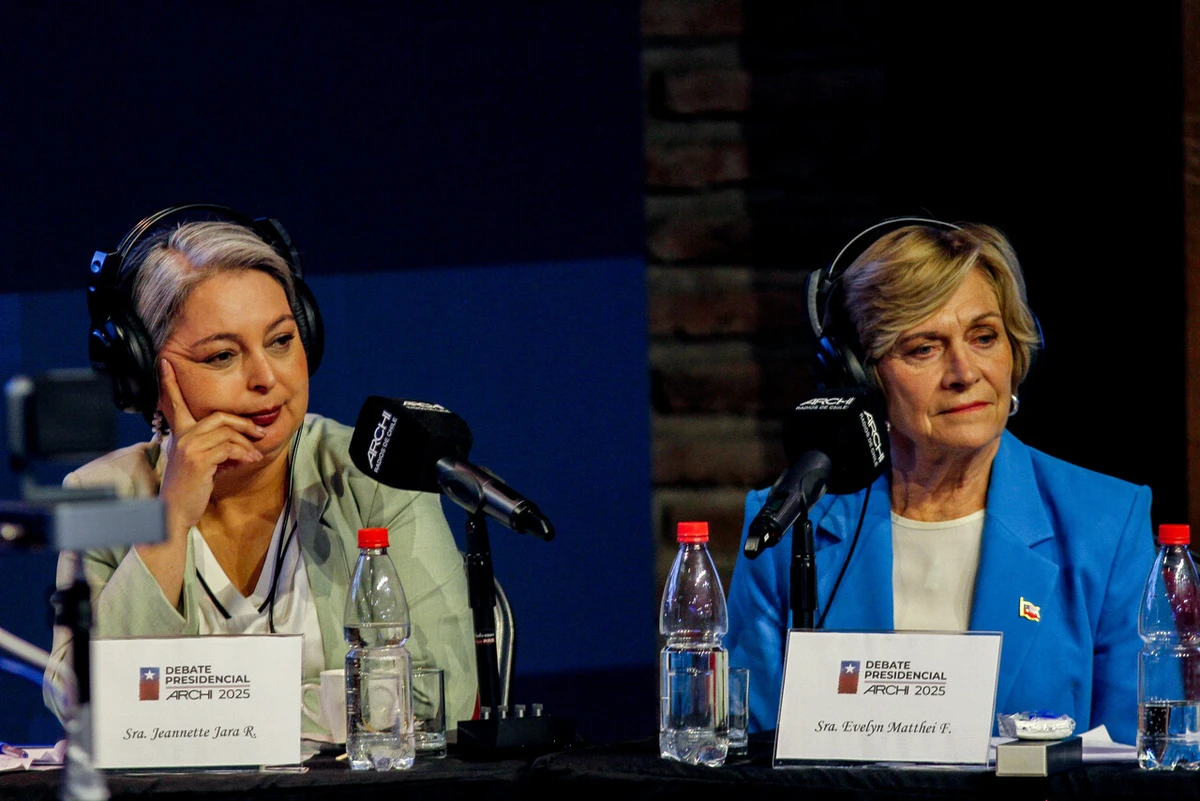 Jeannette Jara y Evelyn Matthei lideran críticas a las alzas del precio de las bencinas: 