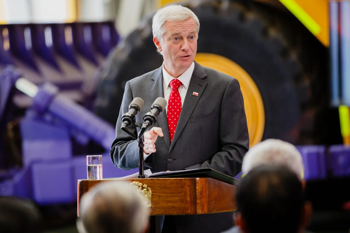 Cámara oficia a Kast a revertir alza en combustibles y detallar beneficios del 1% más rico ante baja de impuestos