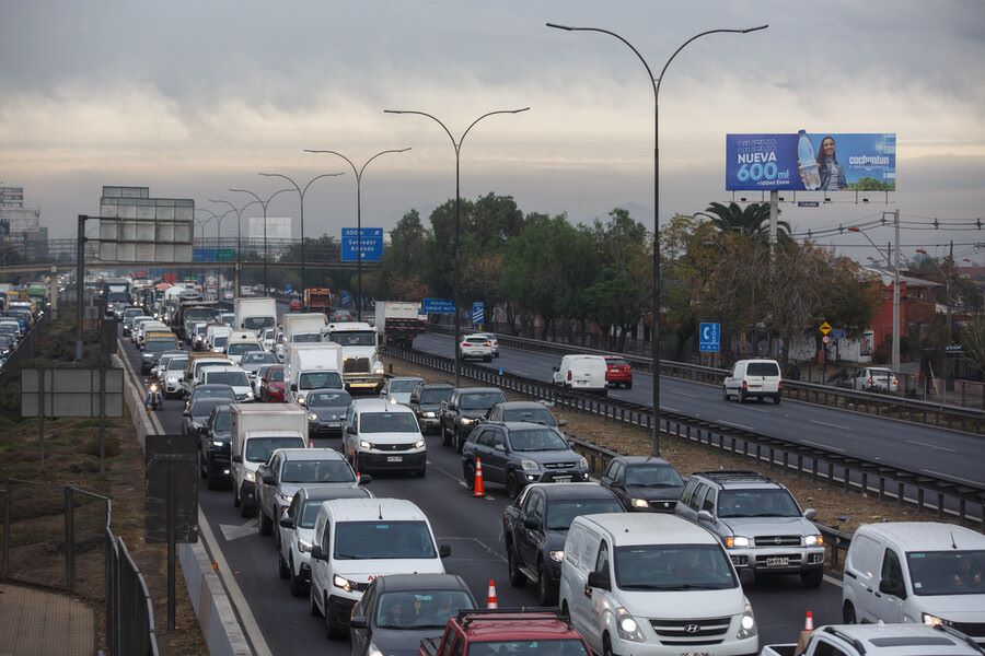 Fin de semana XL: Más de 420 mil vehículos salieron de la capital