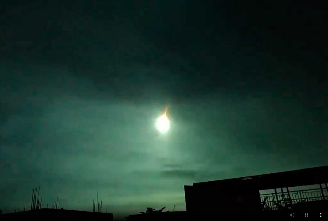 VIDEO| Así fue el paso de un asteroide que iluminó el cielo de Filipinas: Se vio una bola de fuego