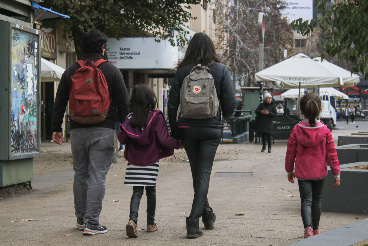 Por tener hijos chilenos y trabajo: Corte Suprema anula expulsión de ciudadano peruano