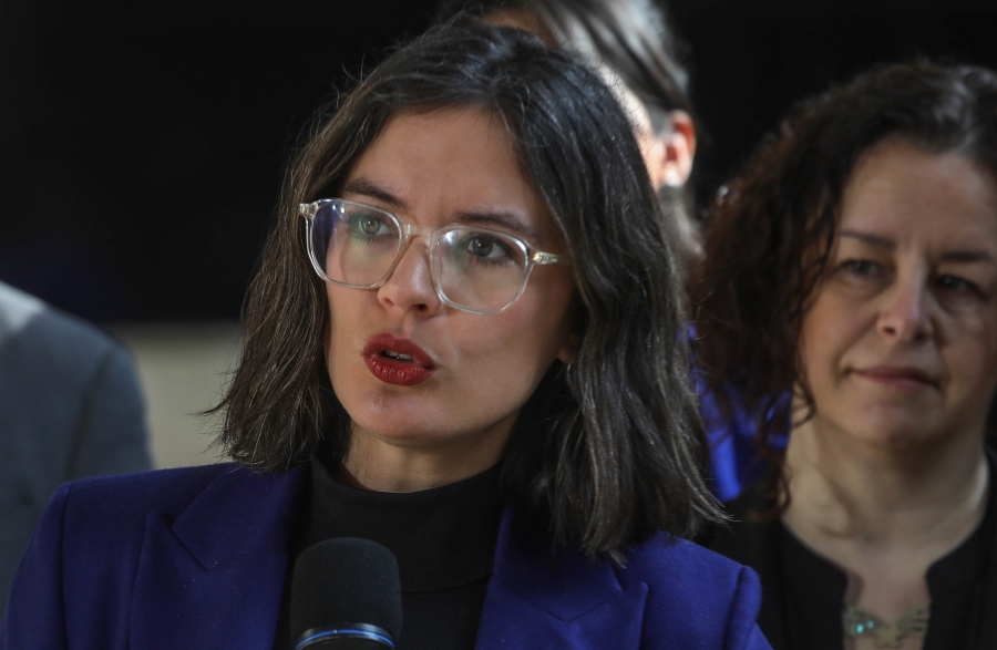 Camila Vallejo: “Tenemos un compromiso con el país de terminar con el CAE