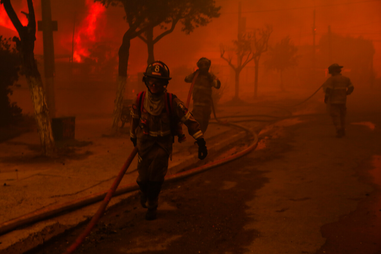 Impacto por detención de tercer implicado en mega incendio de Viña: Bombero y trabajador Senapred