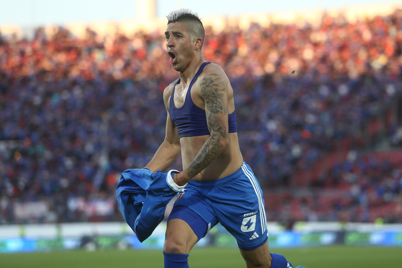 ¿La U con la suerte del campeón?  Universidad de Chile gana al minuto 91 y amplía su ventaja en la cima