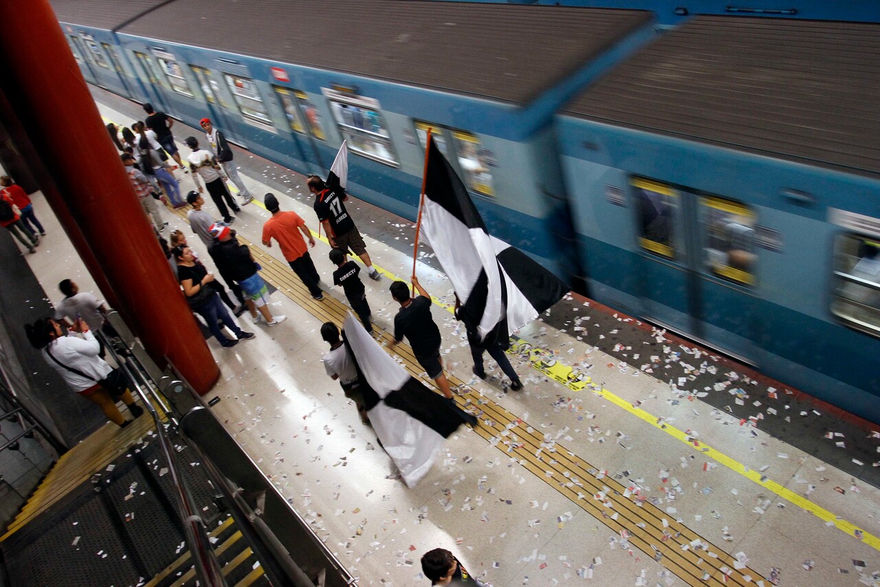 Colo-Colo vs. River Plate: Así funcionará el horario extendido del Metro de Santiago para hinchas