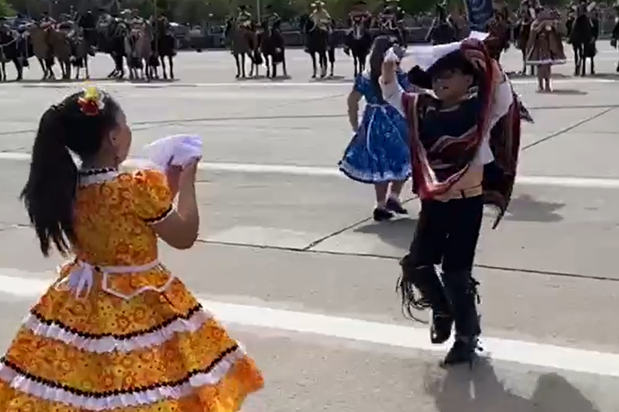 VIDEO| Parada Militar: Clubes de huaso y folcloristas se lucen bailando en el Parque O'Higgins