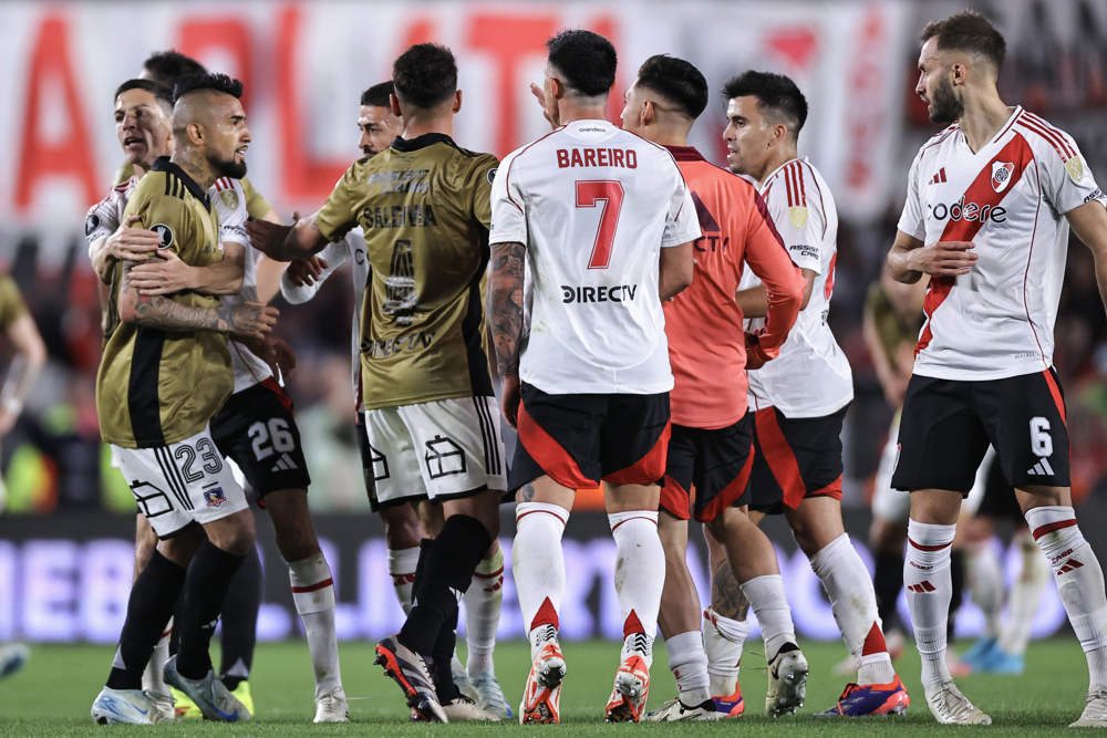 Colo-Colo cae ante un defensivo River Plate y se despide con la frente en alto de Copa Libertadores