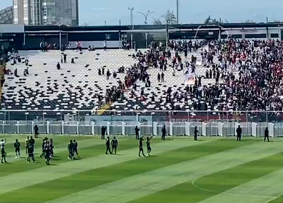 “Arengazo” de Colo-Colo causa serios problemas: Cierre del Metro y cortes de tránsito por incidentes