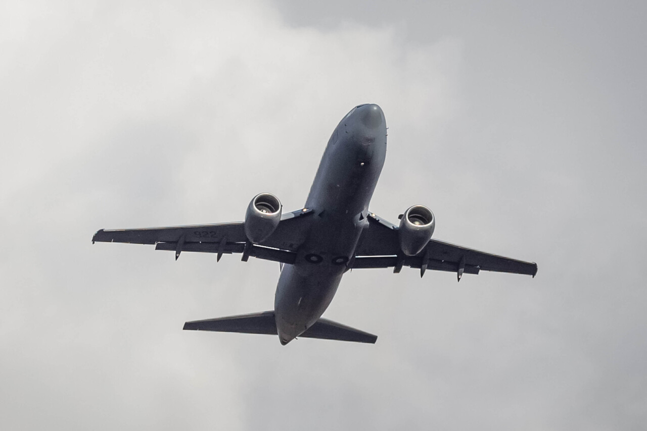 Alarma en Aeropuerto de Santiago: Pasajero peleó, dijo tener una bomba y desata gran operativo