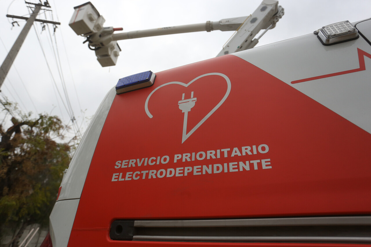 Enel multado con 1.000 UTM: Cobró consumo de energía en máquinas de personas electrodependientes