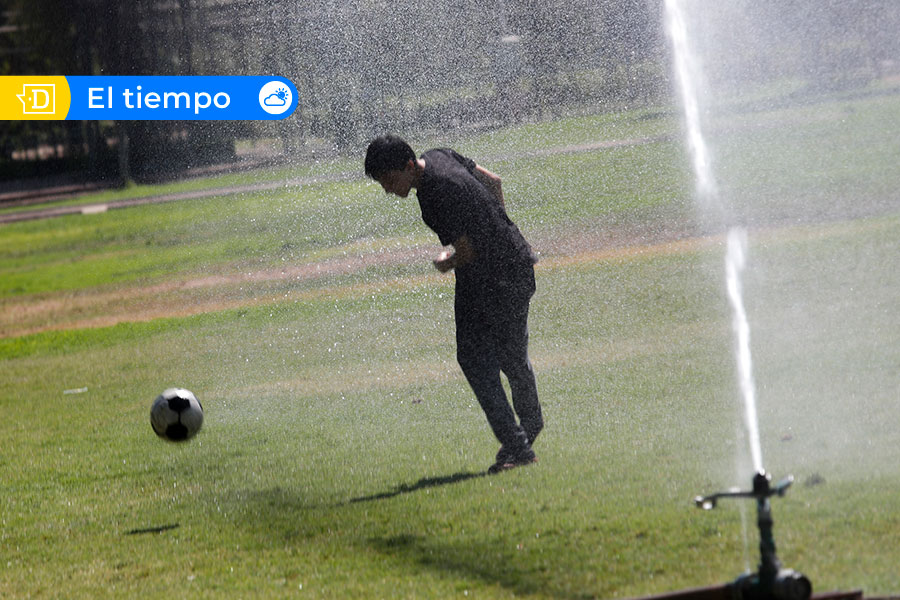 Golpe de calor en Santiago: Hasta 33°C se esperan este martes en la Región Metropolitana