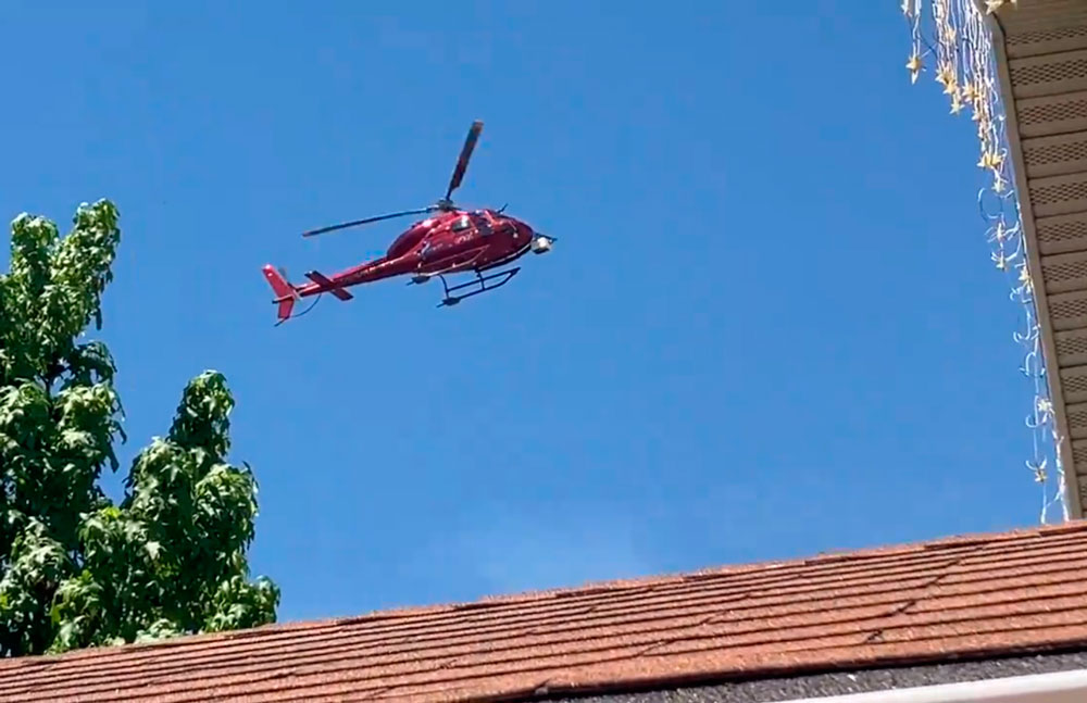 VIDEO| ¿Qué es ese helicóptero rojo? La razón por la cual la aeronave sobrevoló muy bajo por Santiago