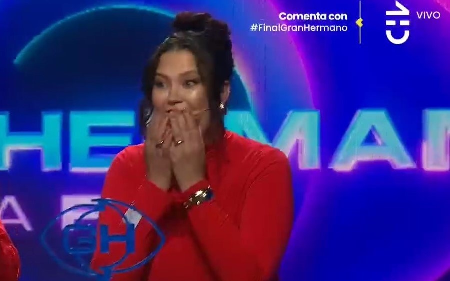 VIDEO| Michelle Carvalho estalla en llanto al enterarse que es la flamante ganadora de 