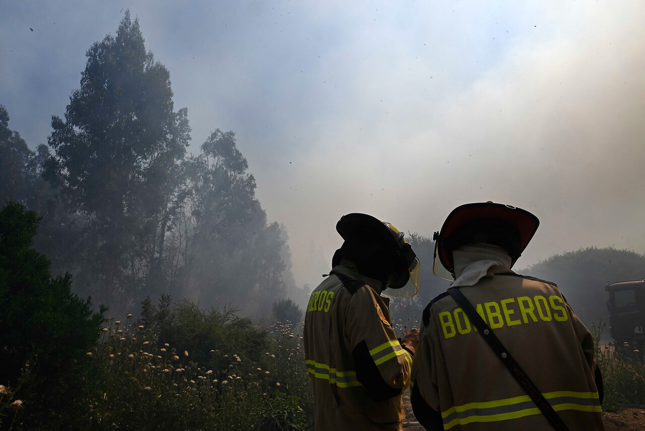 Alerta Amarilla por incendio forestal en Melipilla: Humo llega a zona poniente de Santiago