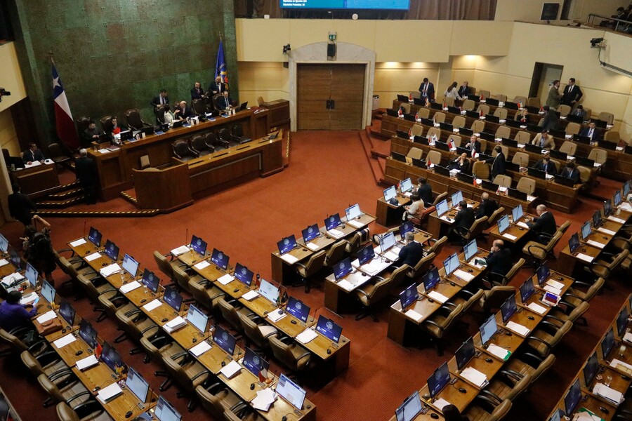 Reforma a sistema político abre el apetito de diputados: Apuntan a reformar sistema electoral y fusionar ministerios