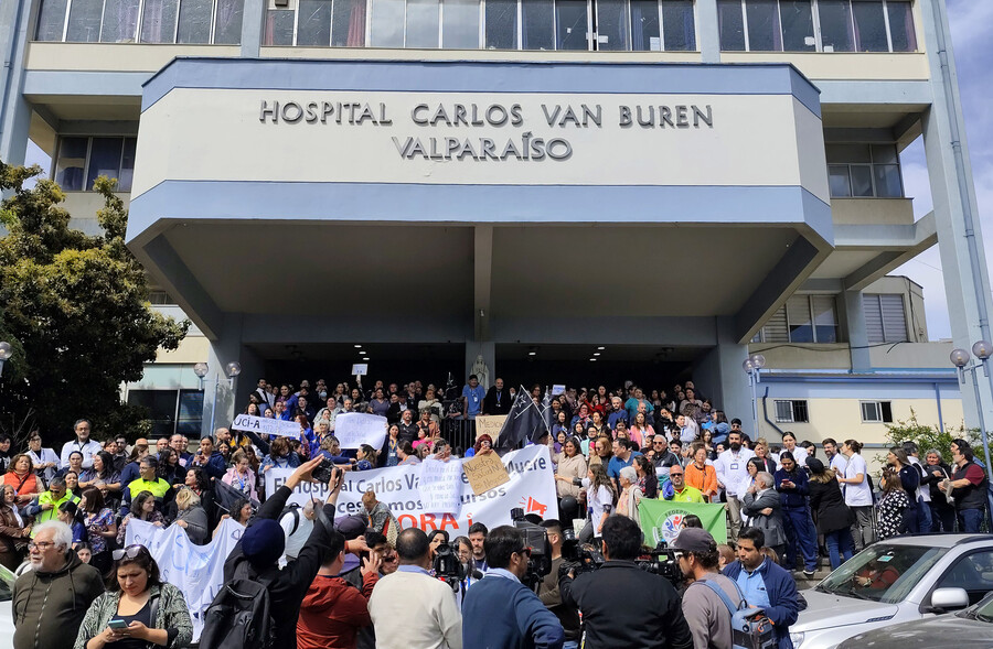 Crisis no da más: Hospital Van Buren cierra unidad oftalmológica y camas UCI por falta de recursos