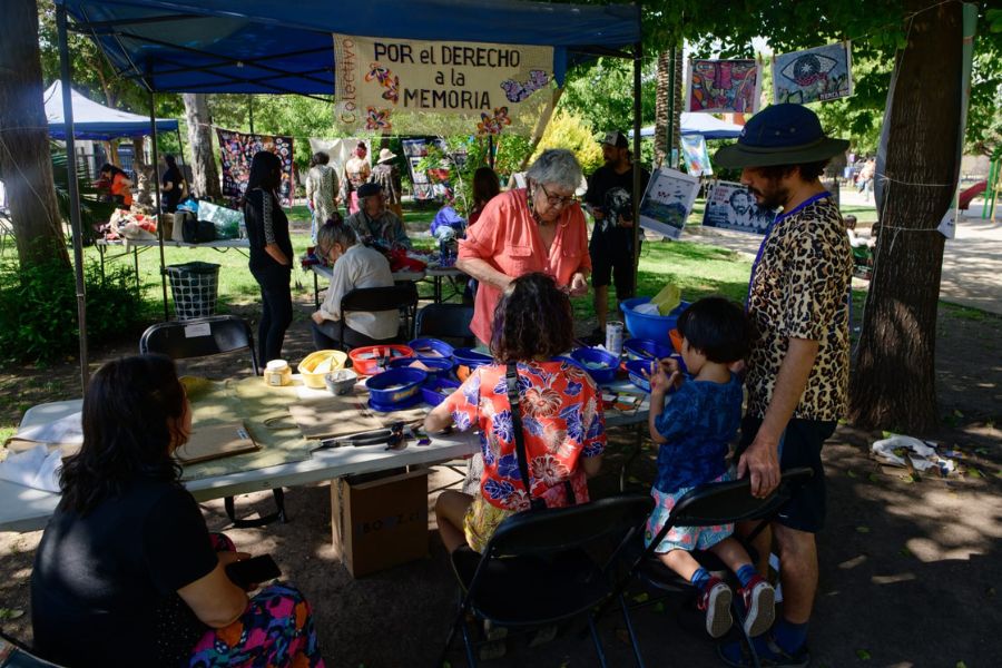 Con stands, talleres, libros, comida y música: Feria al aire libre abordará la libertad de expresión