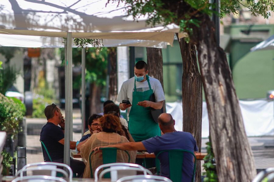 Migrantes son el 68% de la mano de obra en servicios global y 5% de la fuerza del mercado laboral