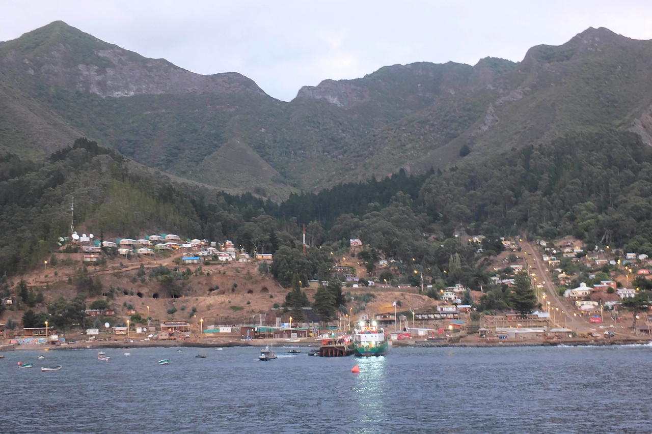 Alimentos en mal estado: Senadora Allende pide al MTT más preocupación por Isla de Juan Fernández