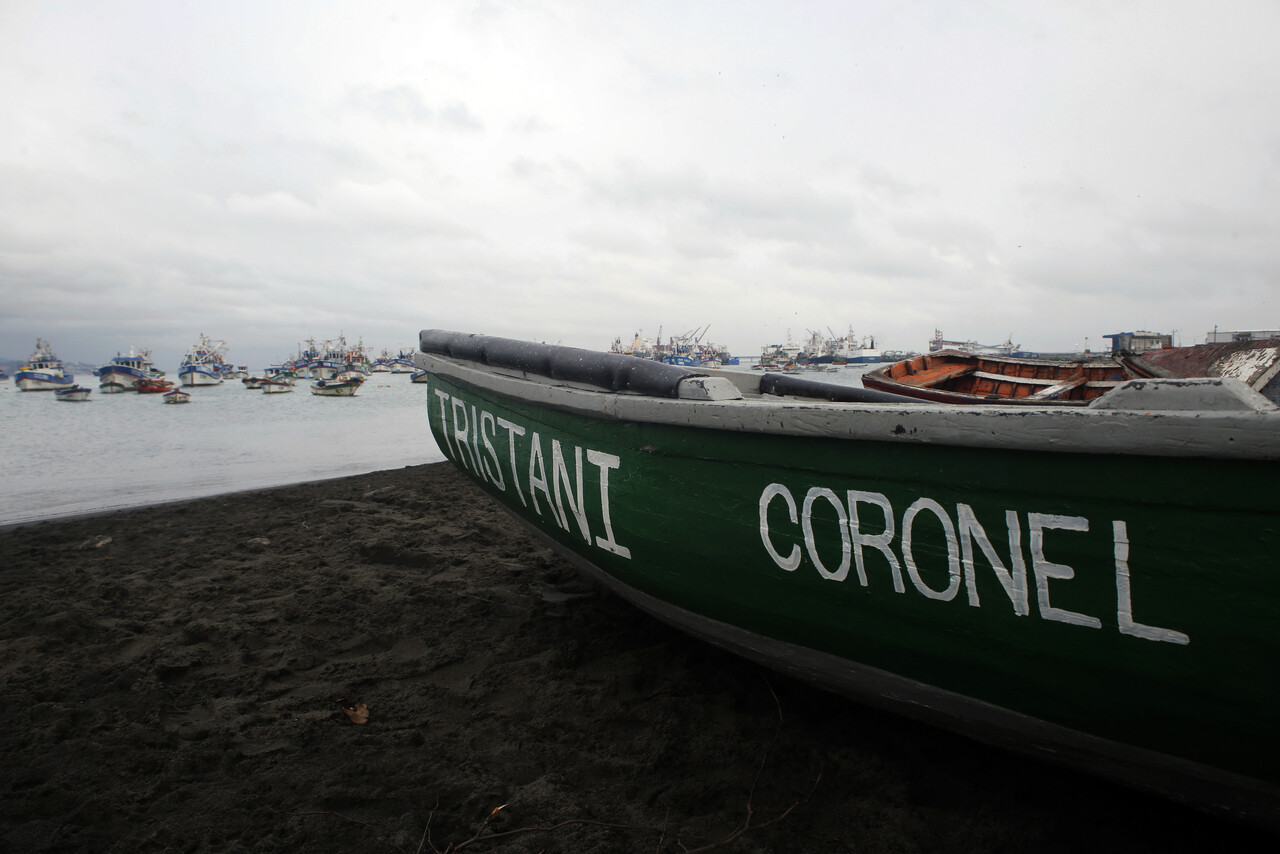 Pescadores artesanales emplazan a Puerto Coronel a alcanzar acuerdo extrajudicial por demanda tras derrame