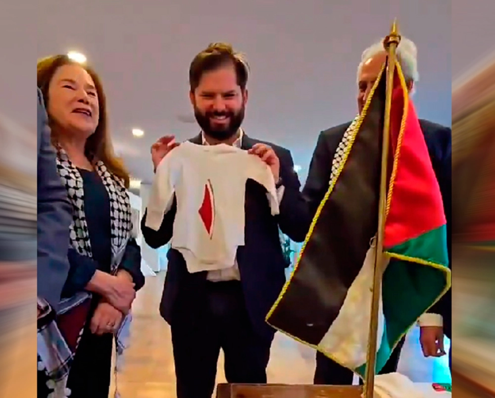 Embajador de Israel otra vez tensiona relaciones con Chile por regalo de polera a bebé de Boric