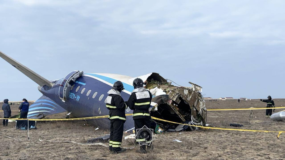 Ucrania acusa a Rusia tras accidente aéreo en Kazajistán: “Todo lo que volaba fue derribado”