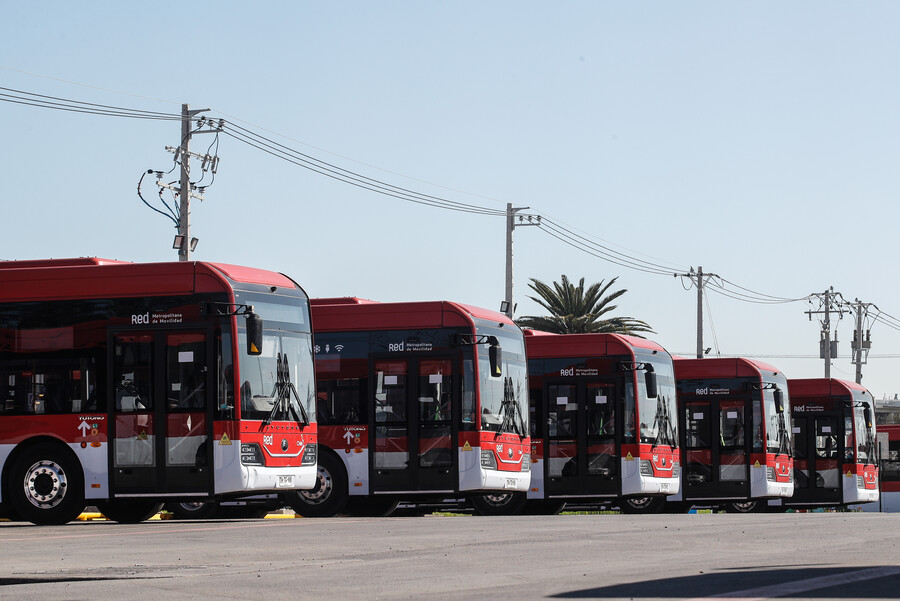 Alza en transporte público de Santiago comienza hoy: Revisa nuevos precios en Metro y buses