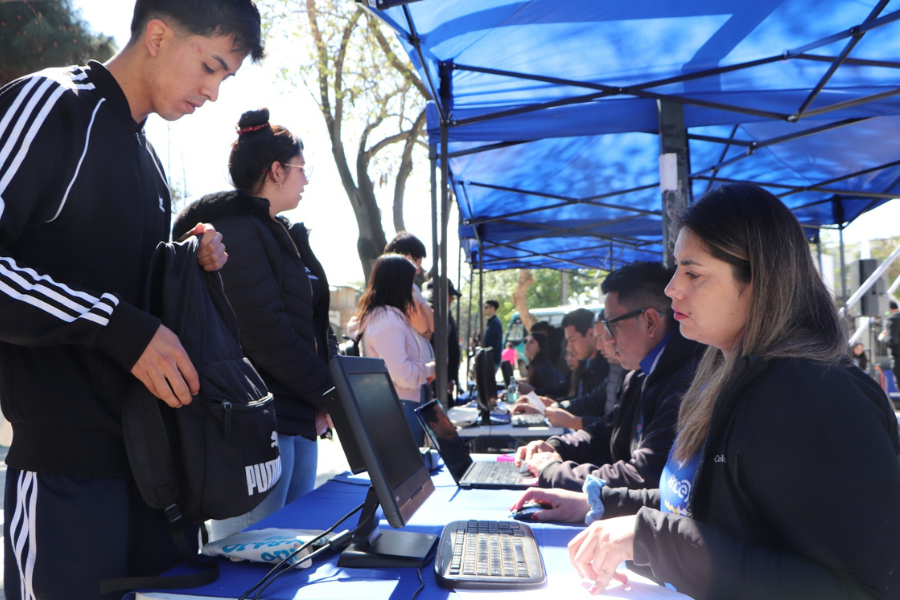 Anuncian feria laboral para minorías cesantes: Supervisores y analistas entre los cargos solicitados