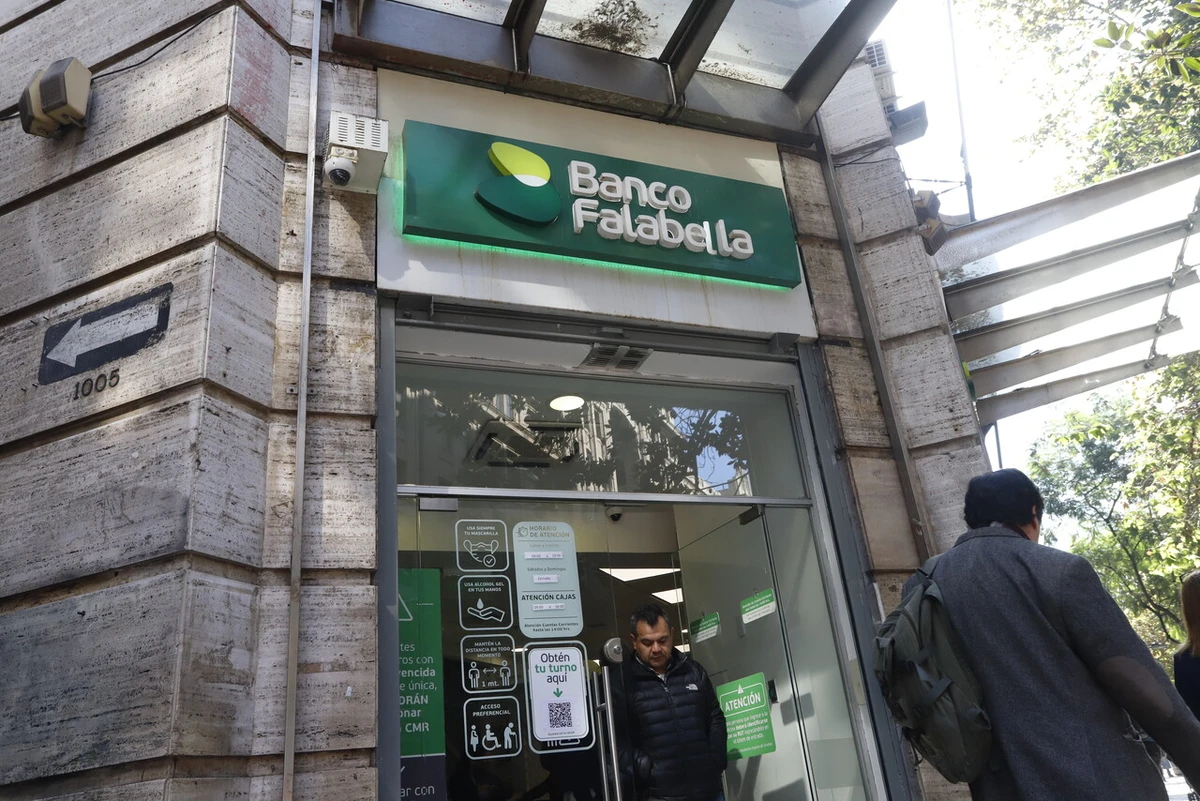 Banco le devolvió $863 mil tras fraude y luego la demandaron intentando recuperarlos: Corte dijo que el monto no permitía apelar