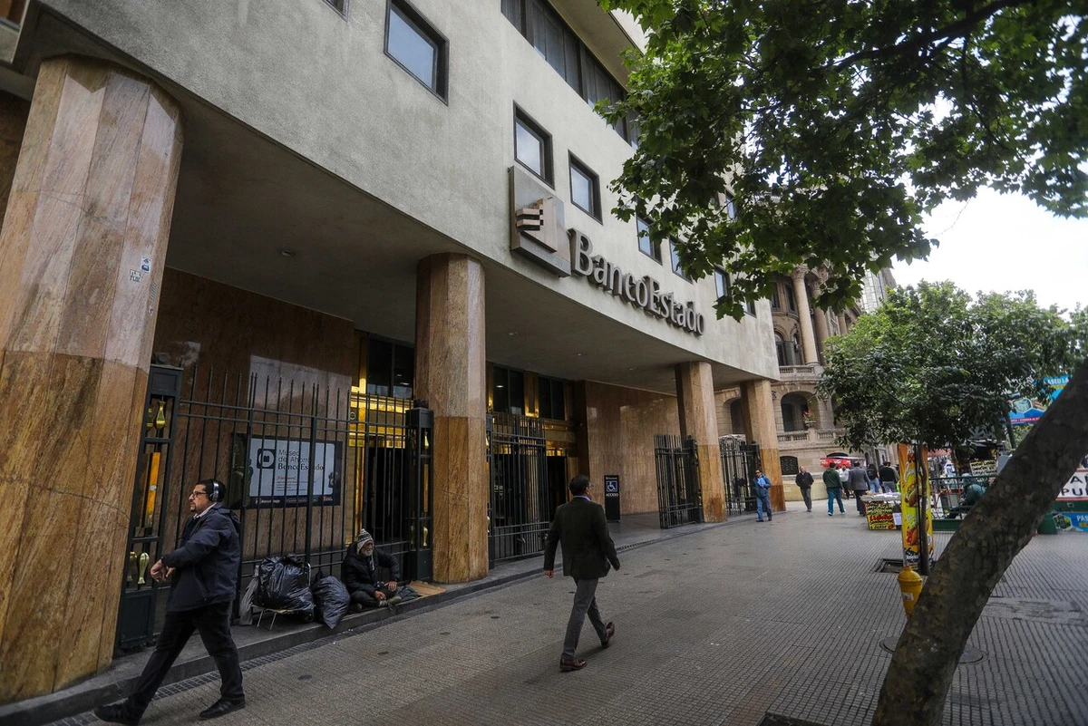 Banco negó pago de licencias médicas y maternales a trabajadora pese a estar autorizadas: Corte ordena pagar en 3 días