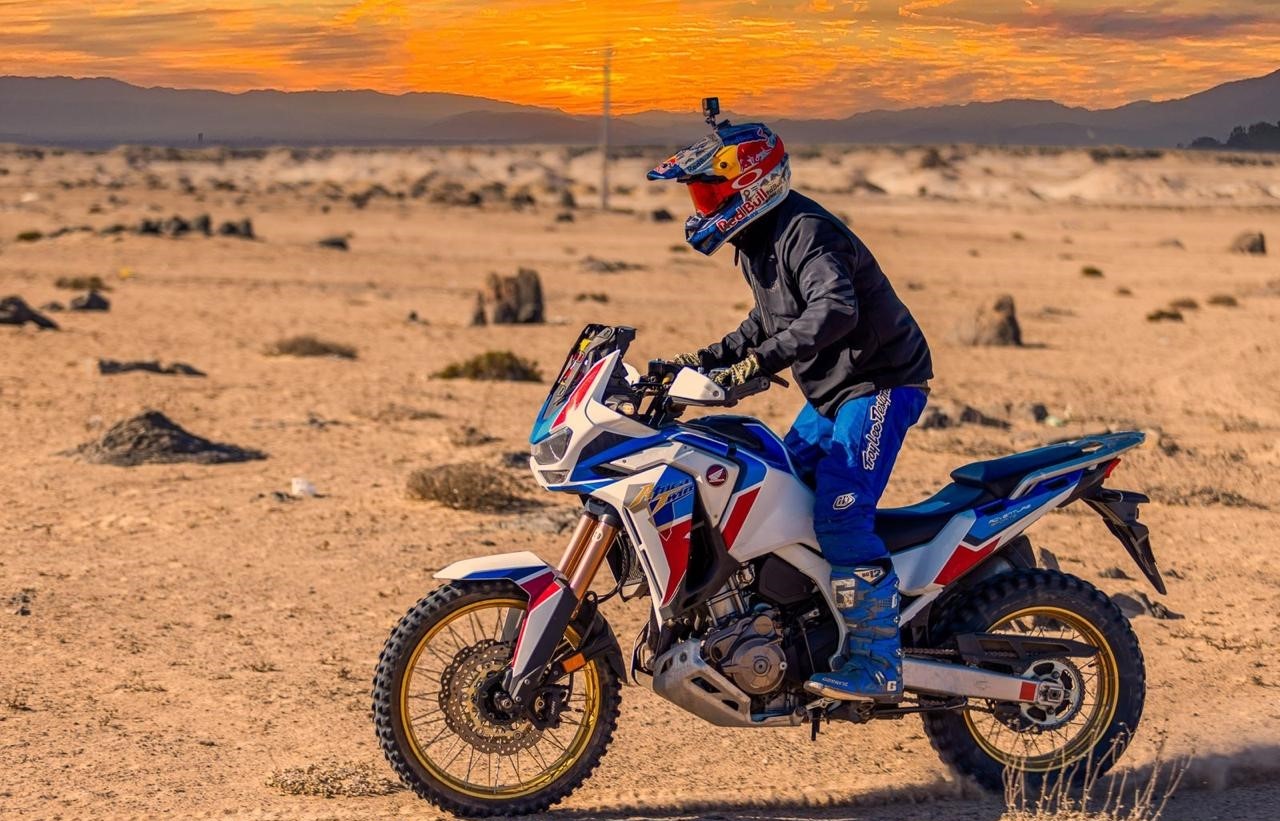 Chaleco López vuelve a subirse a una moto para competir en el Desafío del Desierto